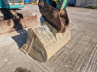 Lot 2002 Kobelco SK135SRLC, 700mm Steel Tracks, Blade, CV, Geith Hydraulic QH, Piped, A/C, 40" Bucket