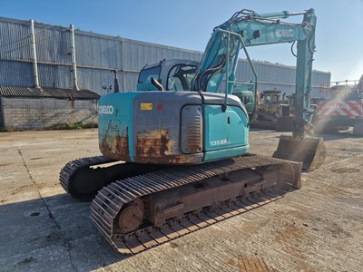 Lot 2002 Kobelco SK135SRLC, 700mm Steel Tracks, Blade, CV, Geith Hydraulic QH, Piped, A/C, 40" Bucket