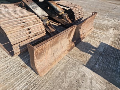 Lot 2002 Kobelco SK135SRLC, 700mm Steel Tracks, Blade, CV, Geith Hydraulic QH, Piped, A/C, 40" Bucket