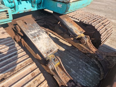 Lot 2002 Kobelco SK135SRLC, 700mm Steel Tracks, Blade, CV, Geith Hydraulic QH, Piped, A/C, 40" Bucket