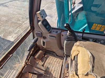 Lot 2002 Kobelco SK135SRLC, 700mm Steel Tracks, Blade, CV, Geith Hydraulic QH, Piped, A/C, 40" Bucket