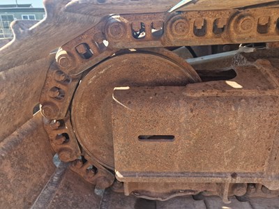 Lot 2002 Kobelco SK135SRLC, 700mm Steel Tracks, Blade, CV, Geith Hydraulic QH, Piped, A/C, 40" Bucket