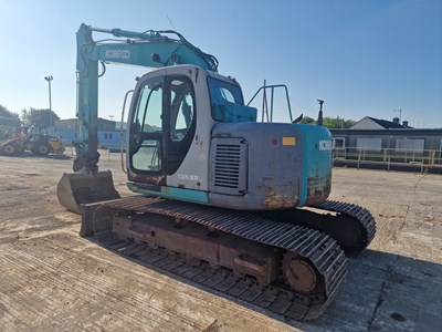 Lot 2002 Kobelco SK135SRLC, 700mm Steel Tracks, Blade, CV, Geith Hydraulic QH, Piped, A/C, 40" Bucket