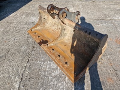 Lot Strickland 72" Grading Bucket 65mm Pin to suit 13 Ton Excavator