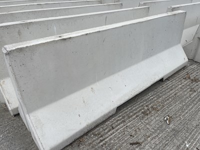 Lot 654 - 2.5 Meter Concrete Barrier (5 of)