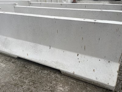 Lot 654 - 2.5 Meter Concrete Barrier (5 of)