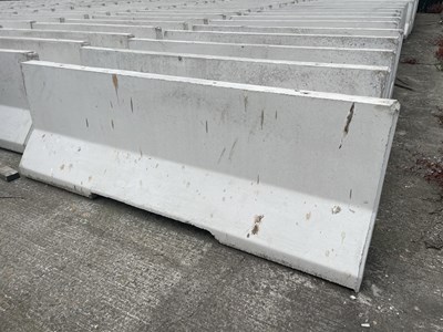 Lot 654 - 2.5 Meter Concrete Barrier (5 of)