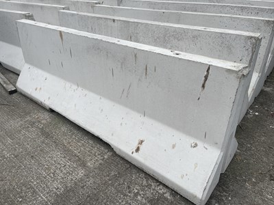Lot 654 - 2.5 Meter Concrete Barrier (5 of)