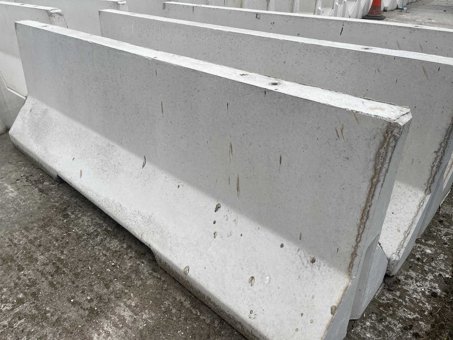 Lot 661 - 2.5 Meter Concrete Barrier (5 of)