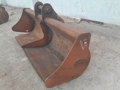 Lot Geith 96" Grading Bucket 80mm Pin to suit 20 Ton Excavator (Damaged) (Pin Centres 31cm, Dipper Width 45cm)