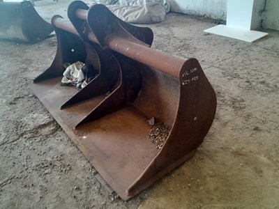 Lot 614 - 84" Grading Bucket 80mm Pin to suit 20 Ton Excavator (Pin Centres 52cm, Dipper Width 31cm)