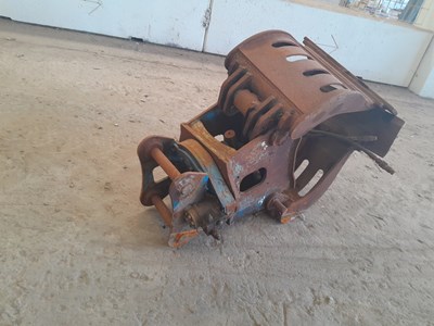 Lot 333 - Hydraulic Rotating Selector Grab 45mm Pin to suit 4-6 Ton Excavator (Damaged) (Pin Centres 30cm, Dipper Width 23cm)