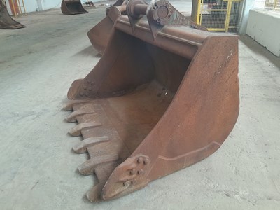 Lot 621 - 74" Digging Bucket 100mm Pin to suit 40 Ton Excavator (Pin Centres 52cm, Dipper Width 38cm)