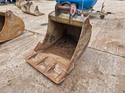 Lot Euro-Fab 40" Digging Bucket 80mm Pin to suit 20 Ton Excavator (Pin Centre 48cm, Dipper Width 34cm)