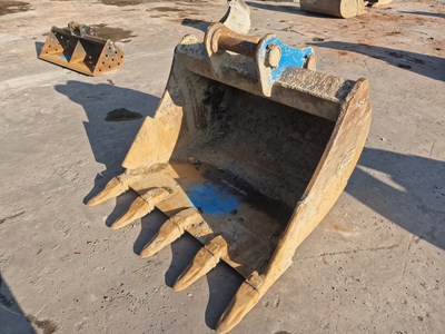 Lot 578 - Strickland 48" Digging Bucket 65mm Pin to suit 13 Ton Excavator (Pin Centre 40cm, Dipper Width 26cm)