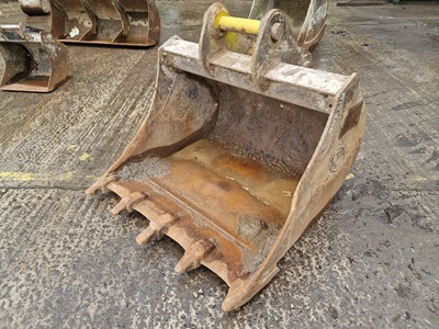 Lot Geith 48" Digging Bucket 65mm Pin to suit 13 Ton Excavator