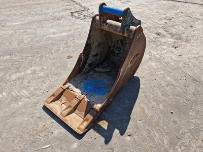 Lot 546 - BMC 24" Digging Bucket 65mm Pin to suit 13 Ton Excavator (Pin Centre 40cm, Dipper Width 26cm)