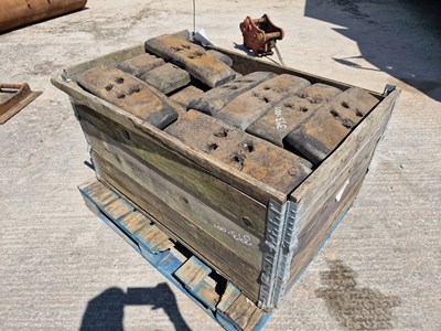 Lot 261 - 76 x 500mm Rubber Block Pads to suit Komatsu PC118