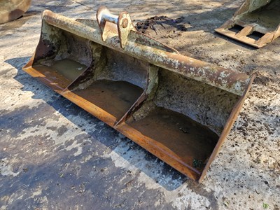 Lot 72" Grading Bucket 50mm Pin to suit 6-8 Ton Excavator (Pin Centre 30cm, Dipper Width 17cm)