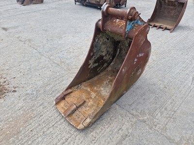 Lot 543 - 24" Digging Bucket 65mm Pin to suit 13 Ton Excavator