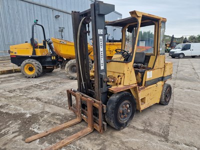 Lot 281 - CAT V90F Diesel Forklift, 2 Stage Mast, Side Shift, Forks (Non Runner)