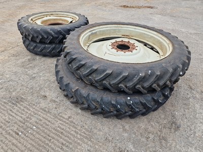 Lot 300/95R52 (2 of), 270/95R38 (2 of) Row Crop Wheels & Tyres