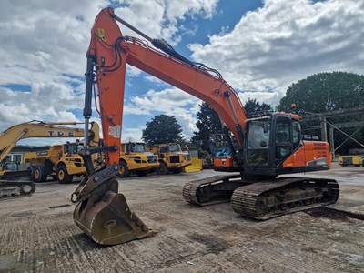 Lot 364 - 2017 Doosan DX225LC-5, 800mm Steel Tracks, CV, Geith Hydraulic QH, Piped, Reverse Camera, A/C, GKD Slew Restrictor, 60" Bucket