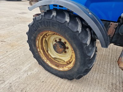 Lot 81 - Valtra 6650 4WD Tractor, 2 Spool Valves, Push Out Hitch, A/C, 420/85R38 Rear,  340/85R28 Front