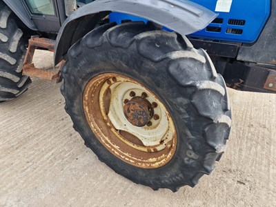 Lot 81 - Valtra 6650 4WD Tractor, 2 Spool Valves, Push Out Hitch, A/C, 420/85R38 Rear,  340/85R28 Front