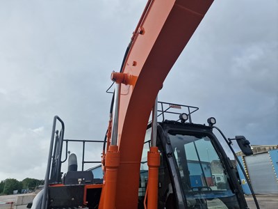 Lot 264 - 2020 Hitachi ZX130LCN-6, 700mm Steel Tracks, CV, Hill Hydraulic QH, Piped, Reverse & Blind Spot Camera, A/C, 4 Buckets (EPA Compliant)