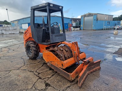 Lot 209 - 2007 Rammax RW3005SPT Single Drum Vibrating Pad Foot Roller, Blade