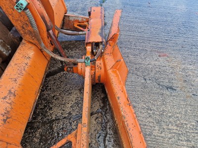 Lot 209 - 2007 Rammax RW3005SPT Single Drum Vibrating Pad Foot Roller, Blade
