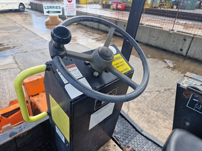Lot 209 - 2007 Rammax RW3005SPT Single Drum Vibrating Pad Foot Roller, Blade