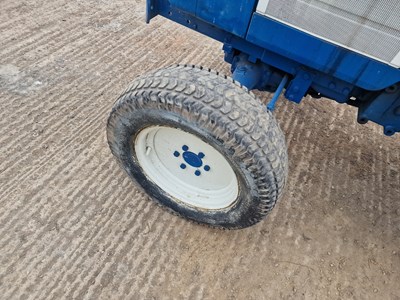 Lot Ford 1520 4WD Tractor, 1 Spool Valve, Roll Bar