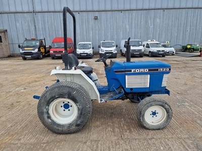 Lot Ford 1520 4WD Tractor, 1 Spool Valve, Roll Bar