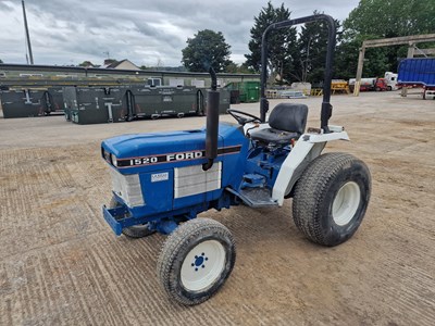 Lot Ford 1520 4WD Tractor, 1 Spool Valve, Roll Bar