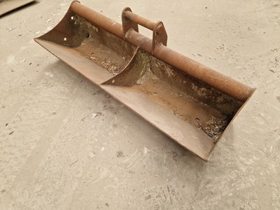 Lot 772 - 52" Grading Bucket 40mm Harford Hitch to suit 4-6 Ton Excavator