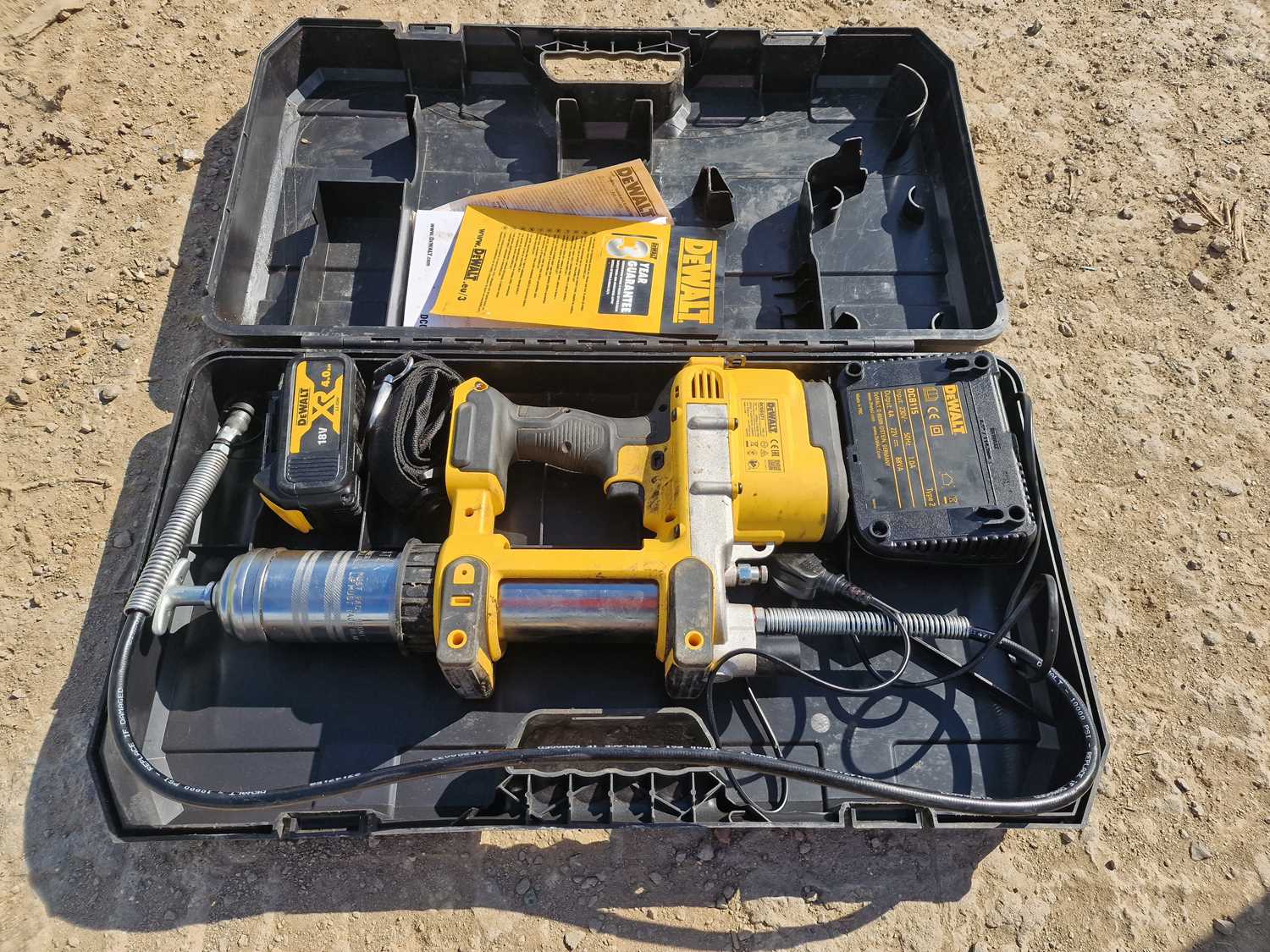 Lot Dewalt DCGG571M1 18Volt Grease Gun