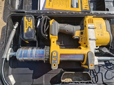 Lot Dewalt DCGG571M1 18Volt Grease Gun