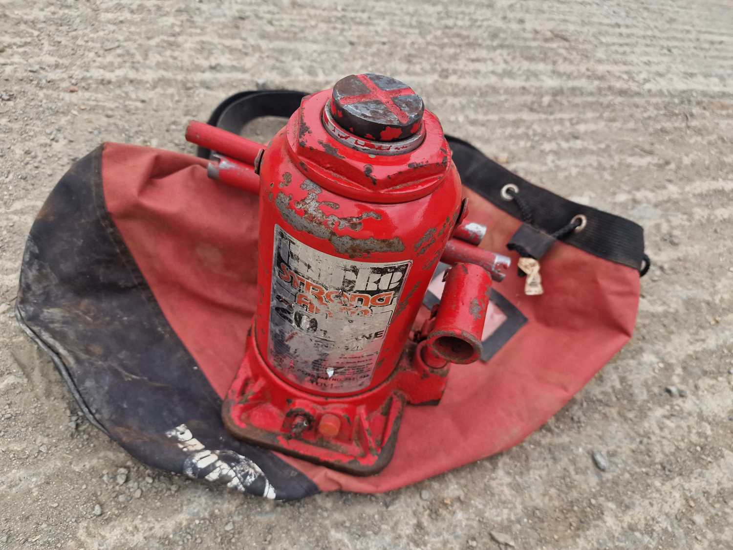 Clarke CBJ2B 2 Tonne Bottle Jack - Tools4Sale