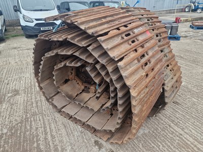 Lot 700mm Track Group to suit Excavator (2 of)