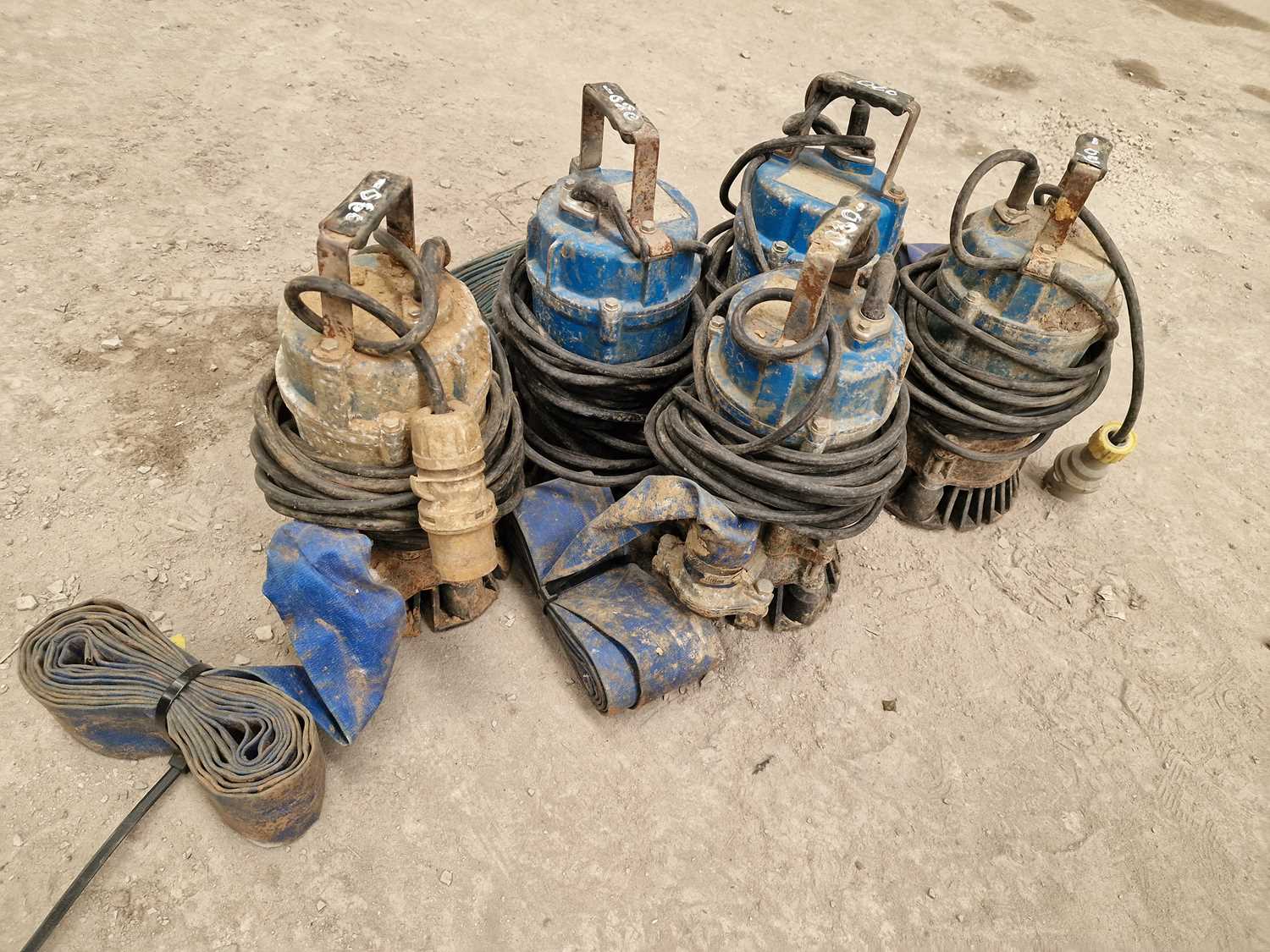 Lot 110Volt Submersible Water Pump (5 of)