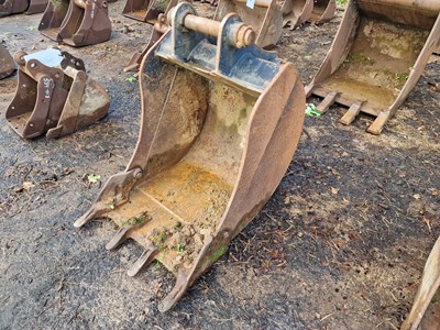 Lot 740 - 24" Digging Bucket 45mm Pin to suit 4-6 Ton Excavator