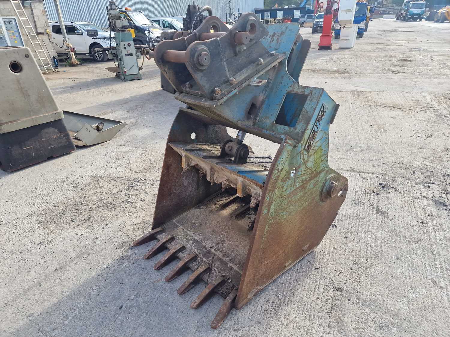 Lot Hawkfawk Crushing Bucket 65mm Pin to suit 13 Ton Excavator