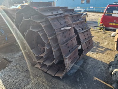 Lot 600mm Track Group to suit Dozer (2 of)