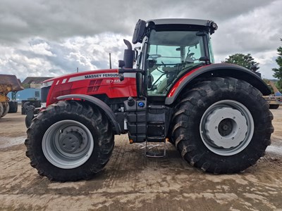 Lot 2017 Massey Ferguson 8740 4WD Tractor, Front Linkage, Dyna VT, Front Suspension, Cab Suspension, Air Brakes, 5 Spool Valves, Auto Guide Ready, Push Out Hitch, Rear Wheel Weights, A/C