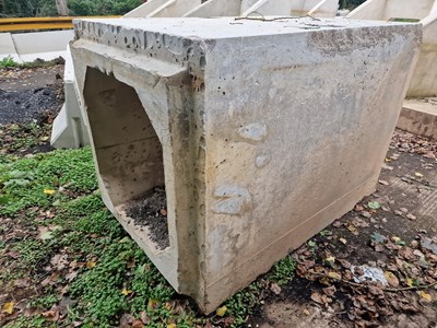 Lot 685 - 200cm x 140cm x 140cm Concrete Culvert, 100cm x 100cm Inner, 5.5 Ton