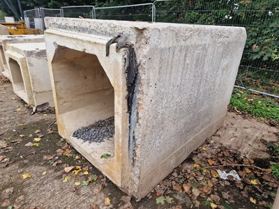 Lot 684 - 200cm x 140cm x 140cm Concrete Culvert, 100cm x 100cm Inner, 5.5 Ton