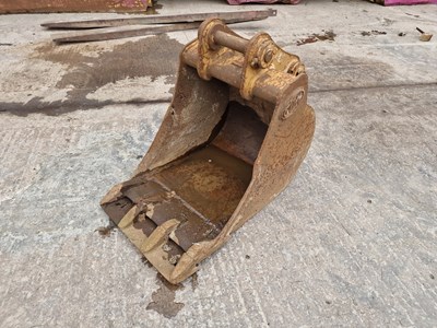 Lot 796 - Geith 24" Digging Bucket 50mm Pin to suit 6-8 Ton Excavator (Pin Centre 30cm, Dipper Width 19cm)