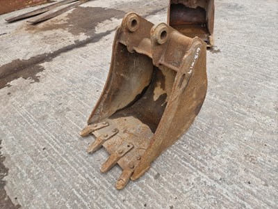 Lot 741 - 24" Digging Bucket 45mm Pin to suit 4-6 Ton Excavator (Pin Centre 34.5cm, Dipper Width 17cm)